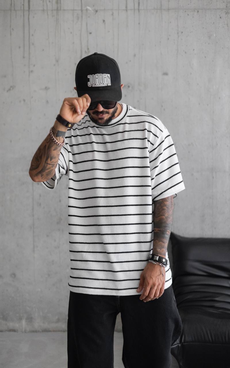 Soft Material  T‑Shirt — მსუბუქი, “soft material” ქსოვილით, კომფორტული ყოველდღიური ზედა, მაღალი ხარისხის მაისური, თეთრი შავი ზოლებით